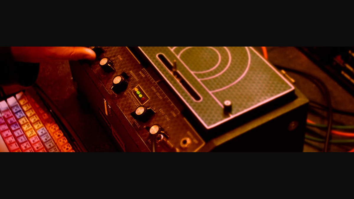 UAD EP-34 Tape Echo プラグインならではの操作性も追加